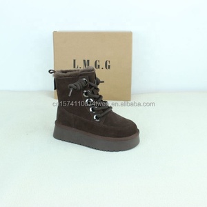 Bottes d'hiver de luxe pour femmes en peau de mouton avec doublure en cuir véritable, talon plat, confortables et douces, idéales pour les vacances - Product Image 4