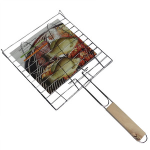 ตะแกรงย่างปลาพับได้ Pisces พร้อมด้ามจับไม้ สำหรับทำอาหารกลางแจ้งและปิ้งย่าง - Product Image 1