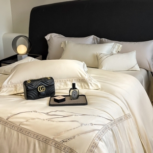 Set di Biancheria da Letto in Lyocell Lavato di Lusso Leggero Super Morbido con Federe Doppie Copripiumino con Ricamo Floreale Prezzo di Fabbrica - Product Image 2