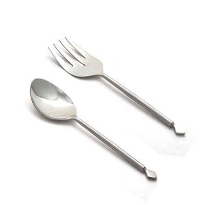 Twist moyen avec poignée d'extrémité nouée Design ensemble de service à salade en acier inoxydable sans danger pour les aliments plaqué argent - Product Image 5