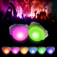 Montre LED RGB à contrôle par pixels 2.4G avec personnalisation du logo à distance pour les concerts de remise des diplômes et de la Saint-Valentin