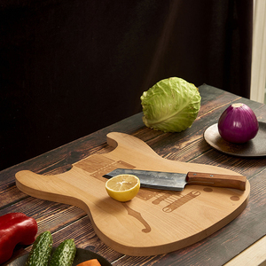 <span class=keywords><strong>Planche</strong></span> à découper créative en <span class=keywords><strong>forme</strong></span> de <span class=keywords><strong>guitare</strong></span> en bois massif pour la cuisine à usage domestique avec un emballage attrayant - Product Image 4