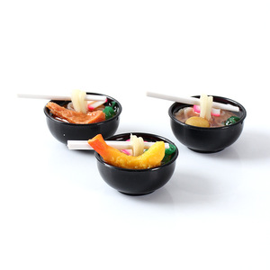 Colgante de PVC con diseño de comida realista, llavero creativo con diseño de comida realista: cola de fénix, camarón y fideos de ternera estofados - Product Image 5