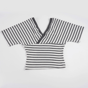 Camiseta Y2K Vintage a Rayas con Cuello en V, Diseño de Parches, Corte Ajustado, Cintura Ajustada, Manga Media, Informal para Mujer - Product Image 6