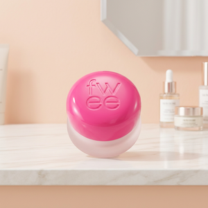 ลิปทินท์เนื้อพุดดิ้งแบบเบลอ สีเชอร์รี่ ของ Fwee Korean Cosmetics ใช้ได้ทั้งริมฝีปากและแก้ม เนื้อกำมะหยี่แมตต์ ให้ลุคเบลอแบบนุ่มๆ ติดทนนาน - Product Image 3