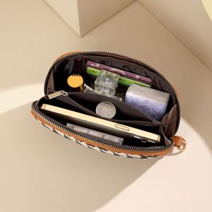 Portefeuille zippé portable pour femme, sac à lettres pour rangement cosmétique et dîner, avec motif hirondelle - Product Image 3