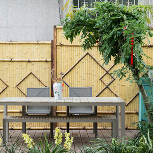 Clôture en <span class=keywords><strong>bambou</strong></span> naturel faite à la main, design traditionnel ajouré, surface lisse, forme rectangulaire, hauteur 180 cm, pour <span class=keywords><strong>balcon</strong></span> de restaurant - Product Image 3