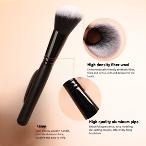 Juego de 15 Brochas de Maquillaje de Alta Calidad con Logotipo Personalizado, Brochas Profesionales para Ojos, Rostro y Base, Mango de Madera, Color Negro - Product Image 2