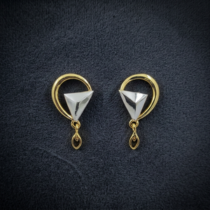 Pendientes Elegantes de Oro Amarillo de 22K para Mujer, Diseñados para Uso Casual, Estilo Minimalista, Forma de Broche, Ideales para Bodas - Product Image 3