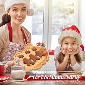 Plateau de service en bois en forme de renne et de Père Noël pour les fêtes de Noël - Product Image 1