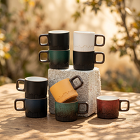 Mug en céramique mate gravé sur mesure, tasse à café en grès à rainures verticales avec poignée carrée en bois, tasse cadeau personnalisée