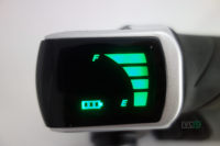 Kit de Conversión para Bicicleta Eléctrica (Ebike) LVCO de 250W con Motor Eléctrico (EV), Batería de Litio, Pantalla LCD, Motor de Cubo sin Escobillas, Caja de Controlador de Acelerador de Puño de Aleación de Aluminio y 8 Imanes