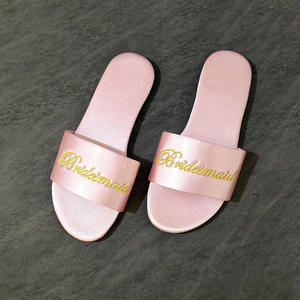 2024 baru <span class=keywords><strong>Satin</strong></span> bordir merah untuk sandal untuk pengiring pengantin dicetak musim panas pernikahan pengantin pagi jubah cocok untuk sandal untuk - Product Image 6