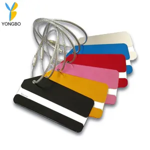 Étiquettes d'identification de bagage de voyage en alliage d'aluminium et métallique Étiquettes de nom de valise avec motif de lettres - Product Image 1