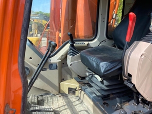 Excavadora DOOSAN DH420LC-7 Usada en Buenas Condiciones, 42 Toneladas, Motor, Bomba de Engranajes y Rodamientos de Origen Japonés, Precio Bajo - Product Image 3