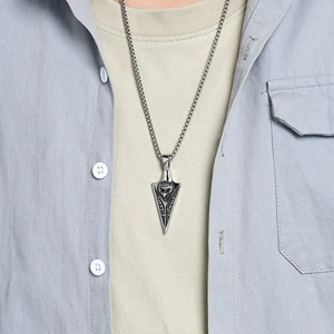 Collar con Colgante <span class=keywords><strong>de</strong></span> Acero Inoxidable 316L Antideslustre, Diseño <span class=keywords><strong>de</strong></span> la Lanza Gungnir <span class=keywords><strong>de</strong></span> Odín con Cuervo y Runas Nórdicas, para Hombre - Product Image 5