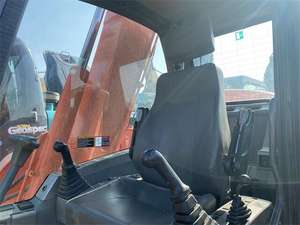 Excavatrice sur chenilles Doosan DX88 d'occasion, modèle 2013, 8800 kg, moteur diesel, peinture d'origine, équipement de construction - Product Image 4