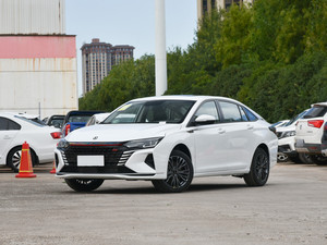 Dongfeng Aeolus Yixuan Max 5 Seats <span class=keywords><strong>MHD</strong></span> Hybrid EV Secan Car Automatic Gear Car en Ouzbékistan - Product Image 4