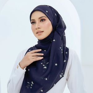 Malesia premio cotone Voile Hijab Tudung Bawal personalizzato digitale stampato Hijab sciarpa con punto di taglio Lacer - Product Image 6