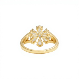 Anillo de Compromiso de Oro de 14K con Diamante Cultivado en Laboratorio de 1 Quilate, Corte Pera, Diseño de Racimo de Flores, Engaste de Puntas, Joyería Fina de Lujo para Bodas y Fiestas - Product Image 3