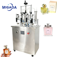 Machine de remplissage sous vide à 4 têtes pour petites bouteilles, liquides, eau, jus, parfum, huile, pression négative