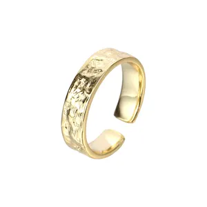 Popolare di Modo di Oro Anelli Resizable 925 Argento Martellato Design In Oro Bianco 18K Anelli per le Donne