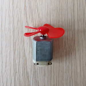 مجموعة مكونات إلكترونية من جلوبال تون مكونة من 9 قطع LAB-KIT-9 للطلاب والأطفال، مجموعة تجارب الدوائر الكهربائية العلمية والفيزيائية مع بطاريتين AA - Product Image 4