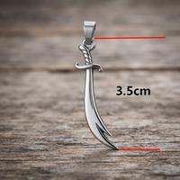 Pendentif Épée Scimitar en Acier Inoxydable, Mini Breloque Collier Lame Courbe pour Hommes Femmes Bijoux Motard Cadeau