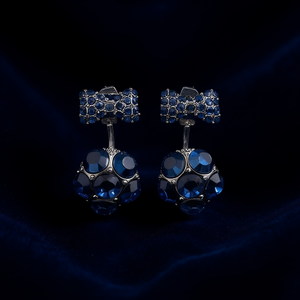 Boucles d'oreilles clous en cristal bleu foncé E1579, forme boule, serti clos, argentées, classiques pour femme, usage quotidien - Product Image 2