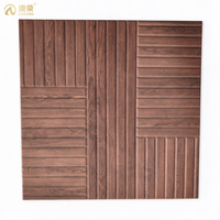 Dalles murales acoustiques en feutre PET 60x60 à texture bois imprimées UV avec découpe en V pour insonorisation des écoles, bureaux et salles à manger