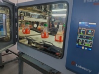 Agitador de Incubadora Apilable para Laboratorio, 3 Niveles, Control Independiente, Panel Táctil de 7'', 10-300 rpm, 4-65 ℃