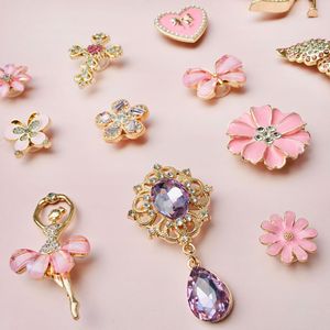 Accessori per Scarpe all'Ingrosso: Ciondoli Decorativi Rimovibili a Cuore Rosa per Zoccoli di Lusso da Ragazza - Product Image 4