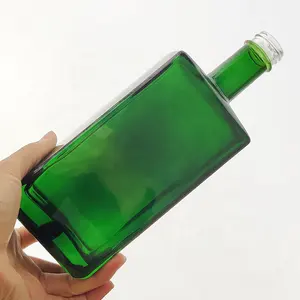 Forma de retângulo 500ml garrafa de licor de cor verde gin tequila garrafa de álcool 500ml bebida garrafa espírito 500ml com tampa GPI