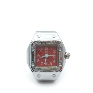 Vente chaude usine : Mini montre bague numérique tendance en alliage argenté pour hommes et femmes, format bague, vente en gros - Product Image 3