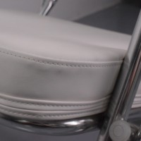 Chaise longue en vinyle blanc de qualité marine résistant aux UV avec accoudoirs de siège Accessoires de bateau pliants pour bateaux Acheter maintenant
