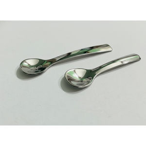 Cuchara de shilajit enfocada en la energía, diseñada para una dosificación precisa en la rutina diaria de bienestar y rendimiento. - Product Image 2