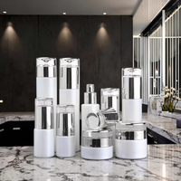 Ensemble de contenants cosmétiques en verre blancs vides, flacons et vaporisateurs de haute qualité sérigraphiés pour crème, tonique, sérum et diffuseur