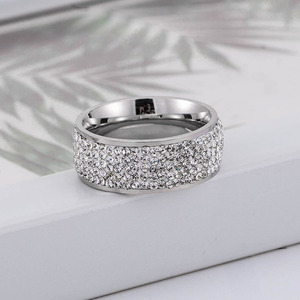 แหวนสแตนเลสประดับเพชรหลายแถว ของขวัญเครื่องประดับสำหรับคู่รัก ดีไซน์หรูหราทันสมัย - Product Image 2