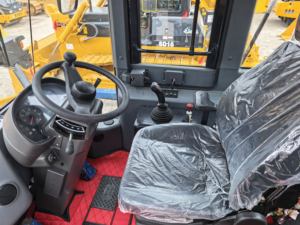 Chargeuse sur pneus Lingong 956F d'occasion, capacité nominale <span class=keywords><strong>de</strong></span> 5000 kg, puissance <span class=keywords><strong>de</strong></span> 162 kW, modèle 2024, faible nombre d'heures <span class=keywords><strong>de</strong></span> fonctionnement, en bon état, roulement à 90 % neuf - Product Image 6