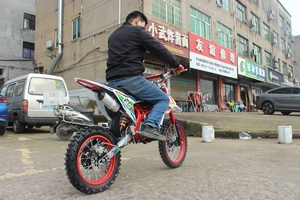 Motocicleta Deportiva Todoterreno de 125cc, Motocross de Gasolina para Carreras en Tierra - Product Image 6