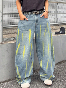 Vaqueros de mezclilla azul lavado <span class=keywords><strong>con</strong></span> estampado de pinceladas amarillas y detalles de salpicaduras de pintura, de pierna ancha, cintura alta, transpirables, para verano. - Product Image 1