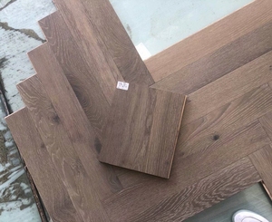 Pavimento in Rovere Europeo Naturale per Interni, Multistrato a Spina di Pesce, Rovere Bianco con Superficie Affumicata, Parquet Ingegnerizzato - Product Image 6