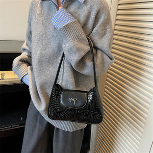 Bolso de Mujer Estilo 2026 - Retro con Lazo de Mariposa, Cuadrado Pequeño, Gran Capacidad, Patrón a Cuadros de PU, Simple, Moderno y Elegante - Product Image 4