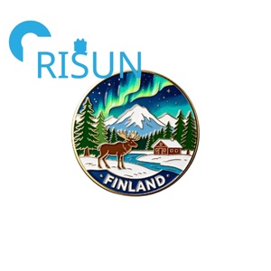 Aimant de réfrigérateur et badge de revers personnalisés en émail holographique, motif Aurores boréales du Nord (Alaska, Islande, Finlande), souvenir de voyage - Product Image 6