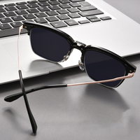 Lunettes de soleil à clip 3 en 1 Ultem Magnetic Frame avec crochet Clips Lunettes multifonctionnelles Lunettes d'affaires pour hommes Y8510M