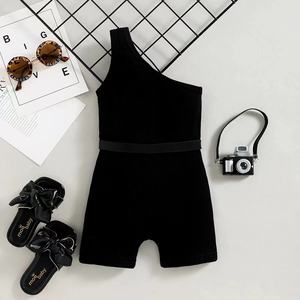 Conysonhot Vente Flash Vêtements d'été pour enfants Ensemble deux pièces : Débardeur rayé uni et short avec sac et ceinture - Product Image 4