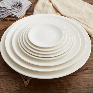 Piatto Moderno in <span class=keywords><strong>Porcellana</strong></span> Bianca - Forma Rotonda, Piatto da Portata in Ceramica Ecologica per Ristorante, Diverse Misure in Offerta - Product Image 4