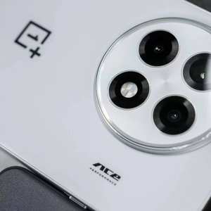 Teléfono Inteligente OnePlus Ace 5 Pro 5G Original con Android, Pantalla Curva de 6.78 Pulgadas y 120 Hz, Resolución 1.5K, 8T LTPO, Snapdragon 8 Elite, Batería de 6100 mAh, Carga Rápida de 100 W, NFC, OTA - Product Image 4