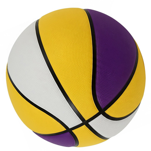 Ballons de basket personnalisés de haute qualité et durables, avec chambre à air en caoutchouc naturel, design respirant, légers, service OEM/ODM, pour adultes. - Product Image 2