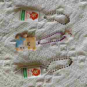 เคสโทรศัพท์พีวีซีพิมพ์ลายยูวีแบบกำหนดเองรักษ์โลก พร้อมพวงกุญแจจี้ห้อย สำหรับเป็นของขวัญวันแม่ - Product Image 1